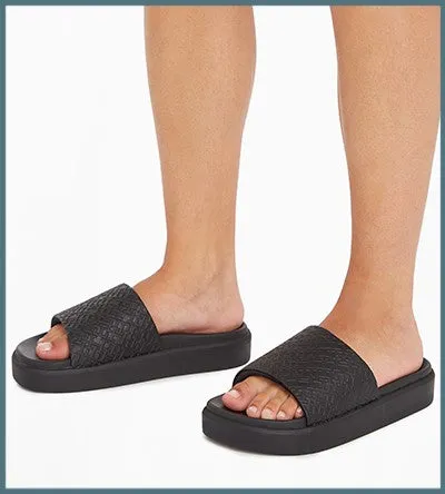 TOMMY HILFIGER PLATFORM POOL